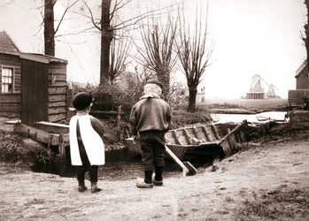Kinder, Laandam, Niederlande, 1898