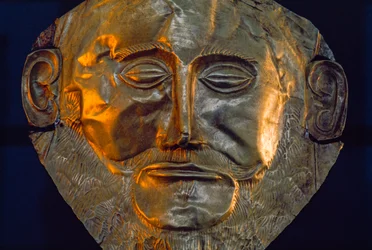 Eine Totenmaske aus der Bronzezeit. Nationales Archäologisches Museum, Athen, Griechenland.