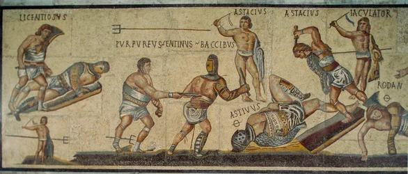 Ein römisches Mosaik zeigt Gladiatoren, die mit verschiedenen Waffen kämpfen. Galleria Borghese...