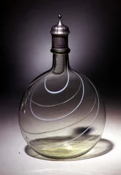 Glasdekantierflasche