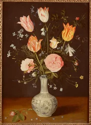 Tulpen, Rosen, Vergissmeinnicht und andere Blumen in einer späten Ming-Blau-Weiß-Vase