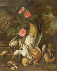 Tote Ente, Schnepfe, Finken und andere tote Vögel mit Rosen und Urne in einer bewaldeten Landschaft