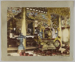 In einem buddhistischen Tempel, Ikegami, Tokio, Japan