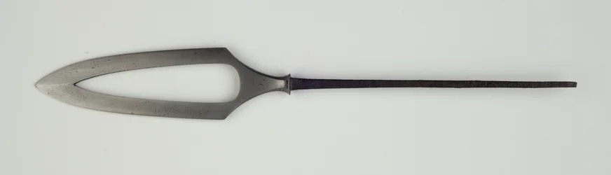 Yanone (Pfeilspitze) vom flachen Typ (hirane) mit durchbrochenem Design