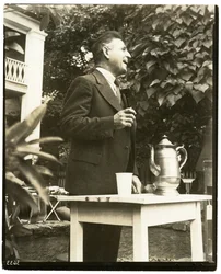 John W. Mitchell, berühmter Auktionator, Landauktion in Greenwich, Conn oder Weston, Conn