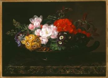 Blumenstillleben in antiker Schale