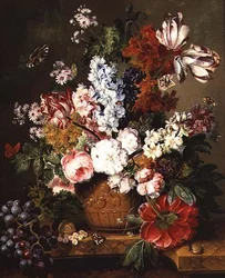 Obst und Blumen auf einem Marmorsims