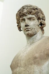 Antinous, Parischer Marmorstatue, aus dem Tempel des Apollo in Delphi, Griechenland, römische Zivilisation, 2. Jahrhundert n. Chr. (Detail)
