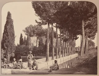 Afghanische Stammesangehörige ruhen sich in Baburs Gärten, Jalalabad, 1878 aus