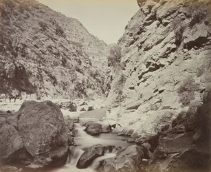 Scharfe Kurve in der Schlucht [unterhalb von Ali Masjid], ein sehr raues Stück, 1879