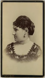 Mrs. William Astor (Sepia-Druck)