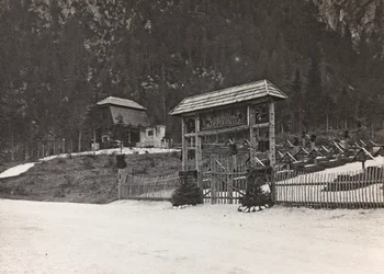 Album "Meine weltkriegs - Erinnerungen Südwestfront (Kärnten, Italien, Südtirol) 31/03/1915-12/11/1918 - Josef Zohles Wien": Militärfriedhof in Seisse