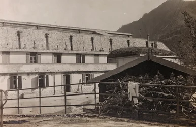 Album "Meine weltkriegs - Erinnerungen Südwestfront (Kärnten, Italien, Südtirol) 31/03/1915-12/11/1918 - Josef Zohles Wien": Festung Chiusaforte