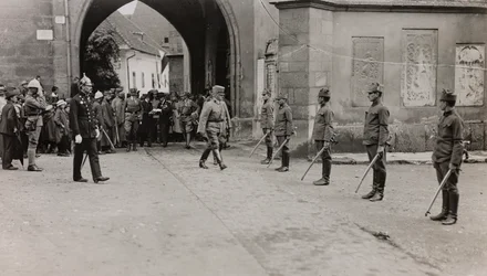 Album "Meine weltkriegs - Erinnerungen Südwestfront (Kärnten, Italien, Südtirol) 31/03/1915-12/11/1918 - Josef Zohles Wien": Soldaten in Villach