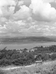 Blick auf das Kent-Ästuar mit sichtbarem Viadukt