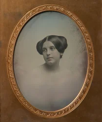 Junge Frau mit in zwei Dutt gestyltem Haar, 1850er Jahre. Schöpfer: Josiah Johnson Hawes, Albert Sands Southworth