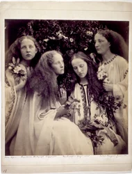 „Der Rosenknospengarten der Mädchen“ - die Schwestern Fraser Tytler
