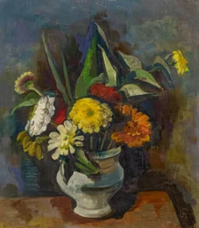 Blumenstrauß in grauer Vase (Zinnien)