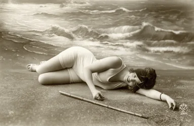 Frau im Badeanzug, ca. frühes 20. Jahrhundert