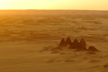 Gebel Barkal, Tempelkomplex, Pharao Taharka, Mut-Tempel, B300, Kareima-Stadt, Nilri...