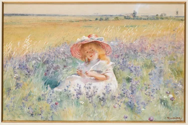 Ein junges Mädchen in einem Feld von Salbei, Margeriten und Wiesen-Fuchsschwanz