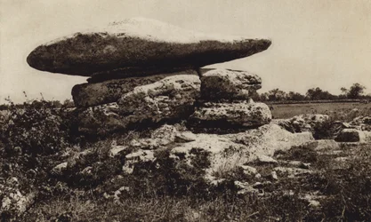 Italien: Minervino di Lecce, Dolmen