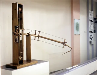 Flügel mit variabler Neigung, Modell nach der Zeichnung von Leonardo da Vinci. Museum für Wissenschaft und Technik, Mailand.