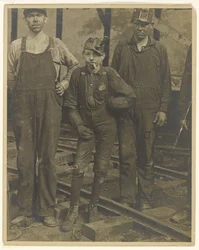 [Drei Bergleute (S. Pittston, Pennsylvania?)]