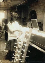 Die 14-jährige Margaret Ciampa arbeitet bei der Boston Floral Supply Company in Boston, Massachusetts