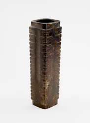 Zehnstufiges Rohr mit Masken, ca. 3300-2250 v. Chr.