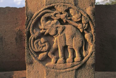 Elefant, Relief auf Stupa Nr. 2, Sanchi (UNESCO-Weltkulturerbe)
