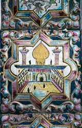 Ansicht der Moschee, polychrome Fliesendekorationen in Tekyeh Mo