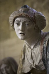 Heilige Frau mit Haube (bemalter Stein)