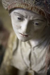 Heilige Frau mit Haube