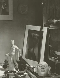 Unordentlicher Arbeitstisch