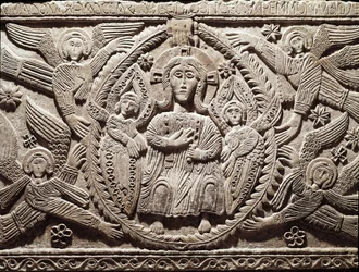 Langobardische Kunst: Christus in der Glorie, Flachrelief vom Altar des Herzogs Rachis (Ratchis oder Ratgis) - Skulptur, langobardische Kunst, 737-744 (Relief des Altars von Rachis mit der Darstellung Christi in der Glorie), Cividale del Friuli