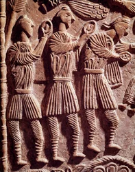 Lombardische Kunst: die weisen Könige, Flachrelief vom Altar des Herzogs Rachis - Skulptur, lombardische Kunst, 737-744 - Cividale del Friuli, Christliches Museum, Schatz der Kathedrale