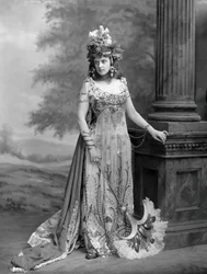 Mrs Algernon Bourke 1870-1967, geborene Guendoline Irene Emily Sloane-Stanley, 1897
