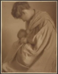 [Porträt einer Mutter mit Baby]