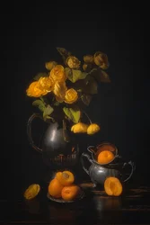 Goldene Rosen und Aprikosen