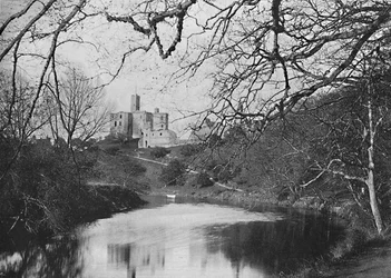 Schloss Warkworth, um 1896