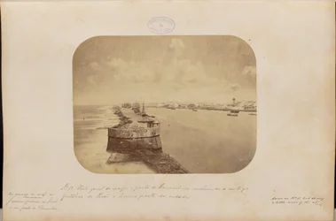 Vista geral do recife e porto de Pernambuco