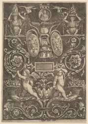 Ein Ornamentfeld, Putti stehen im unteren Abschnitt auf einem Füllhorn