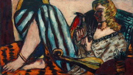 Frau mit rotem Hahn