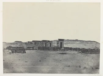 Tempel und Dorf von Debod, Parembole des Itinerars von Antonin; Nubien, Tafel 85 aus dem Album "Ägypten, Nubien, Palästina und Syrien" (1852)