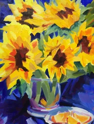 Goldene Sonnenblumen in Vase