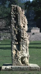 Copan Stela H, Spätklassische Periode, ca. 730 n. Chr.