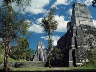 Tikal-Tempel II oder Tempel der Masken, 7. bis 8. Jahrhundert