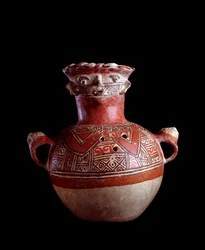 Präkolumbische Kunst, Maya-Zivilisation, postklassische Periode (ca. 6 n. Chr.): zoomorphe Graburne aus Ton. Aus Mixco Viejo, Chimaltenango, Guatemala. Guatemala, Museo Nacional de Arqueología y Etnología