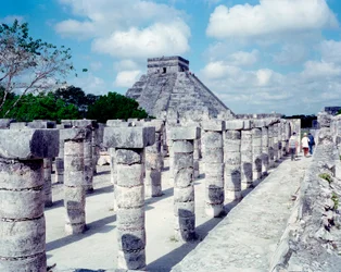 Präkolumbische Zivilisation: Ansicht der Stätte von Chichen Itza in der Region Yucatan. Maya-Zivilisation, klassische Periode und Maya-Renaissance, 750-1200 n. Chr. Mexiko